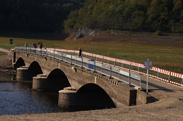 Brücke bei Asel-Süd aufgenommen 25.09.2011